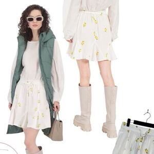 Vero Moda Maya Skirt in Snow‎ White/Venus Flow Print New with tags